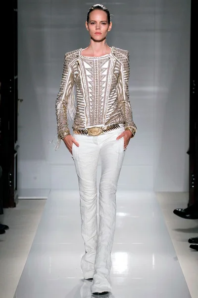 Look 28